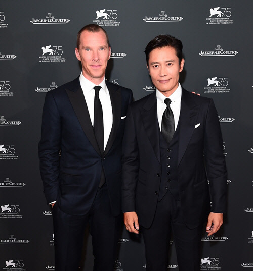 베네딕트 컴버배치(왼쪽)와 이병헌. <예거 르쿨트르 제공>